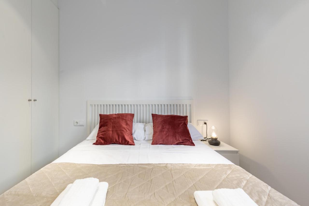 Apt With Antique Floor & Lots Of Sun Light Valencia Exterior foto