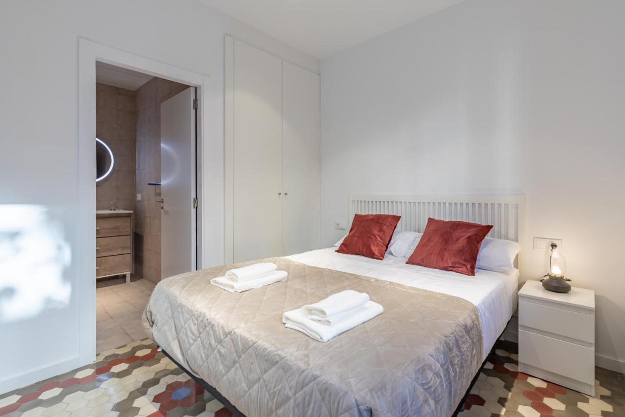 Apt With Antique Floor & Lots Of Sun Light Valencia Exterior foto